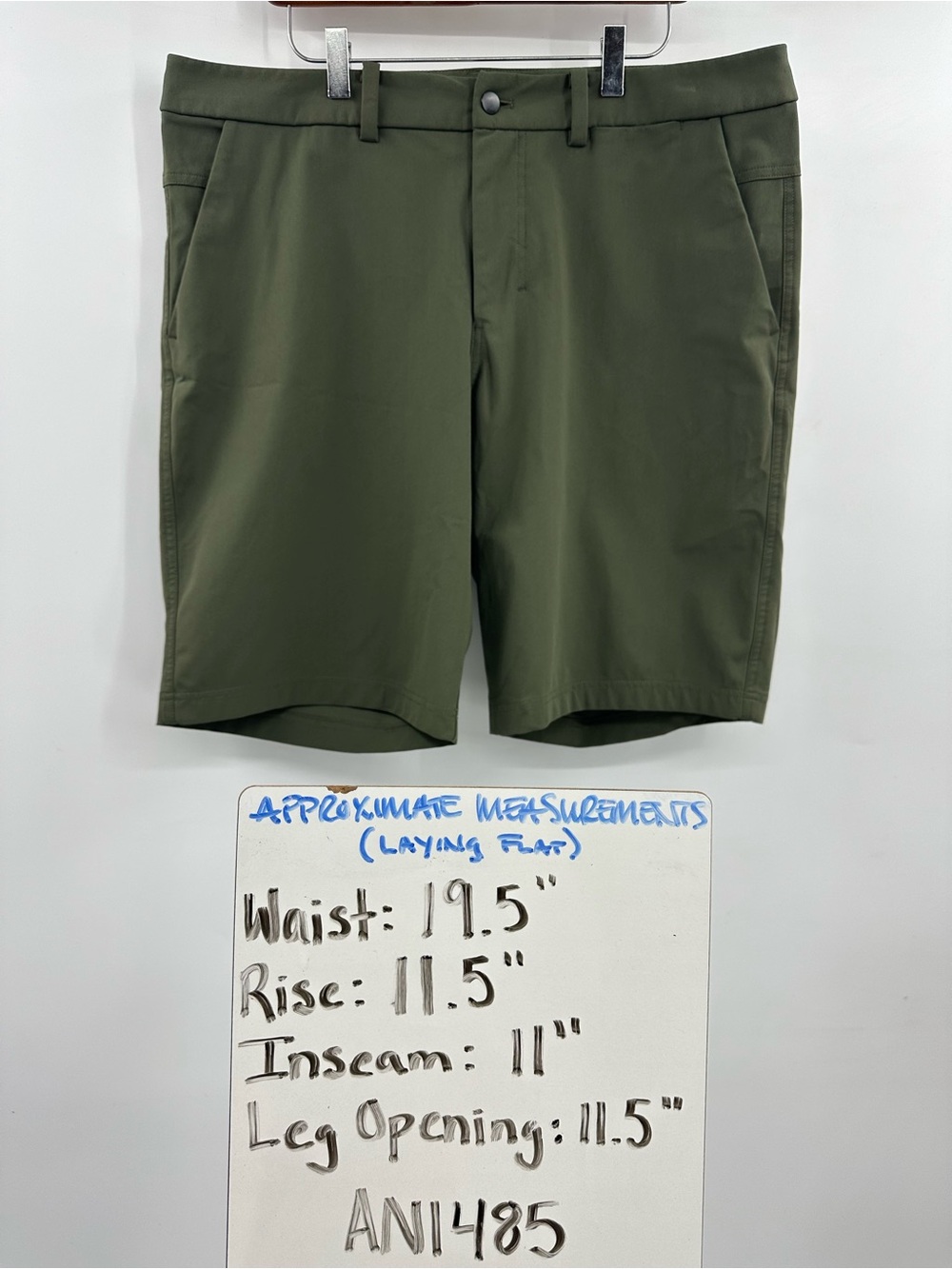 Men’s lululemon athletica Olive Green Flat-Front ABC? Shorts - Picture 9 of 9